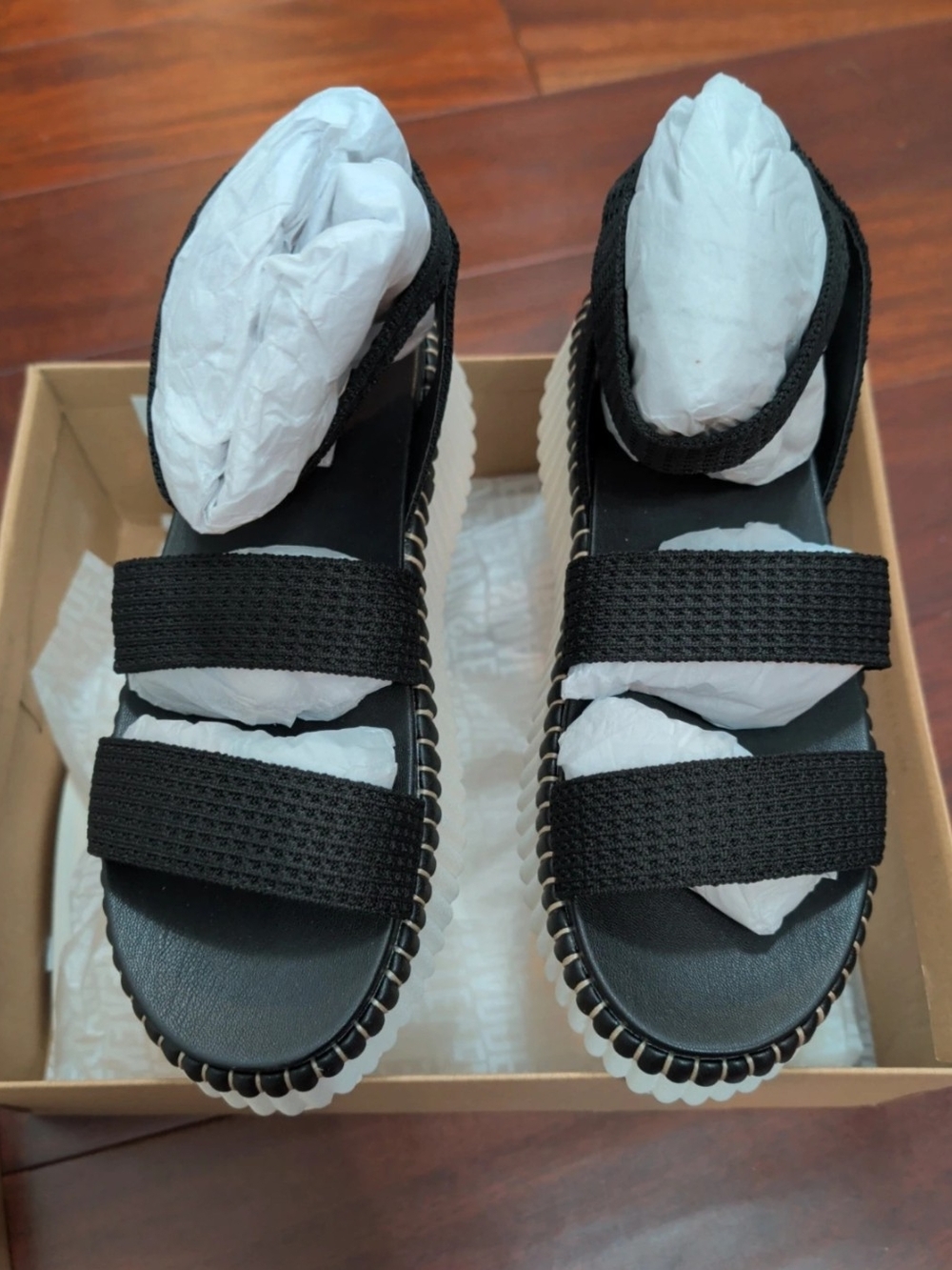 Steve Madden Black Strappy Platform Sandals In Size 8.5